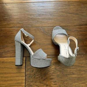 Chinese laundry houndstooth print platform heels